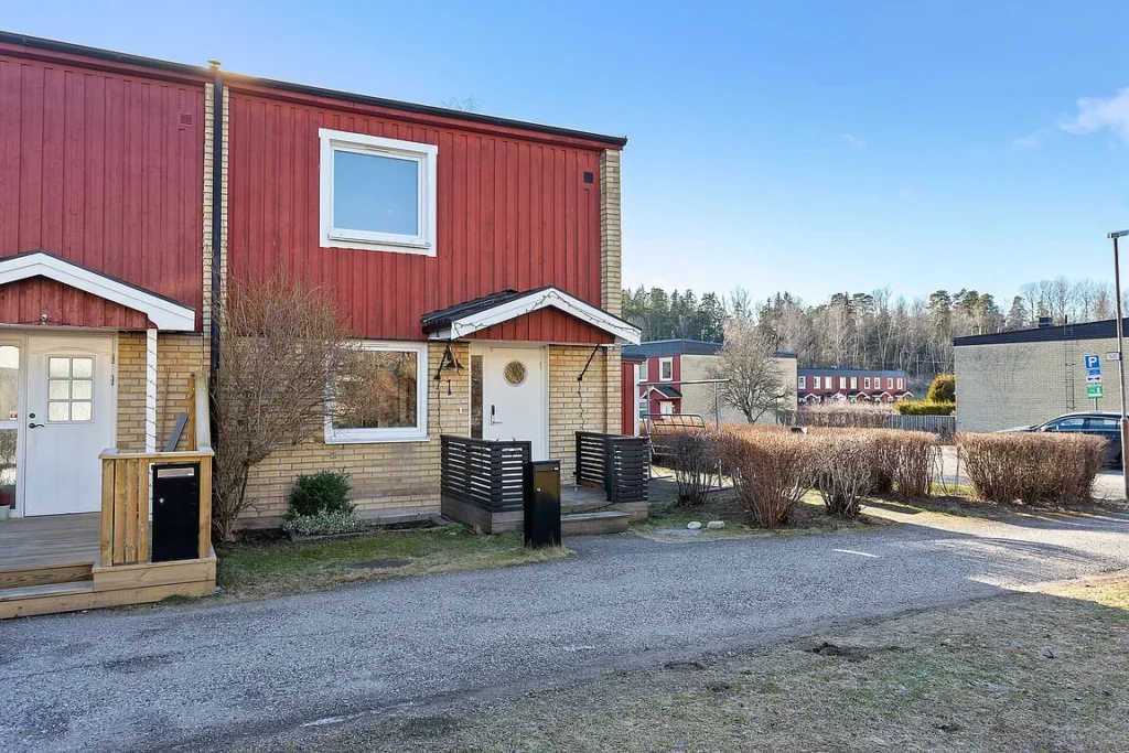 19. Plattlaggning betongplattor Innergard BRF Arstaskog Liljeholmskajen