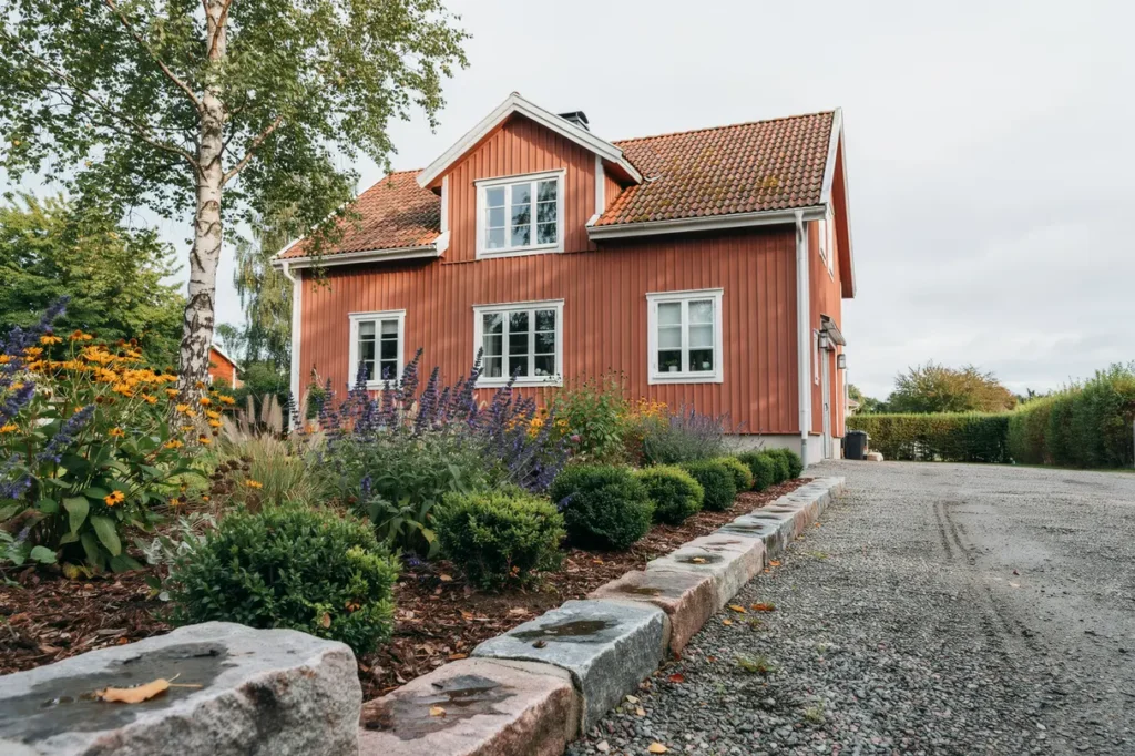 kantsten runt rabatt och uppfart praktiska tips f r snygga verg ngar och mindre underh ll